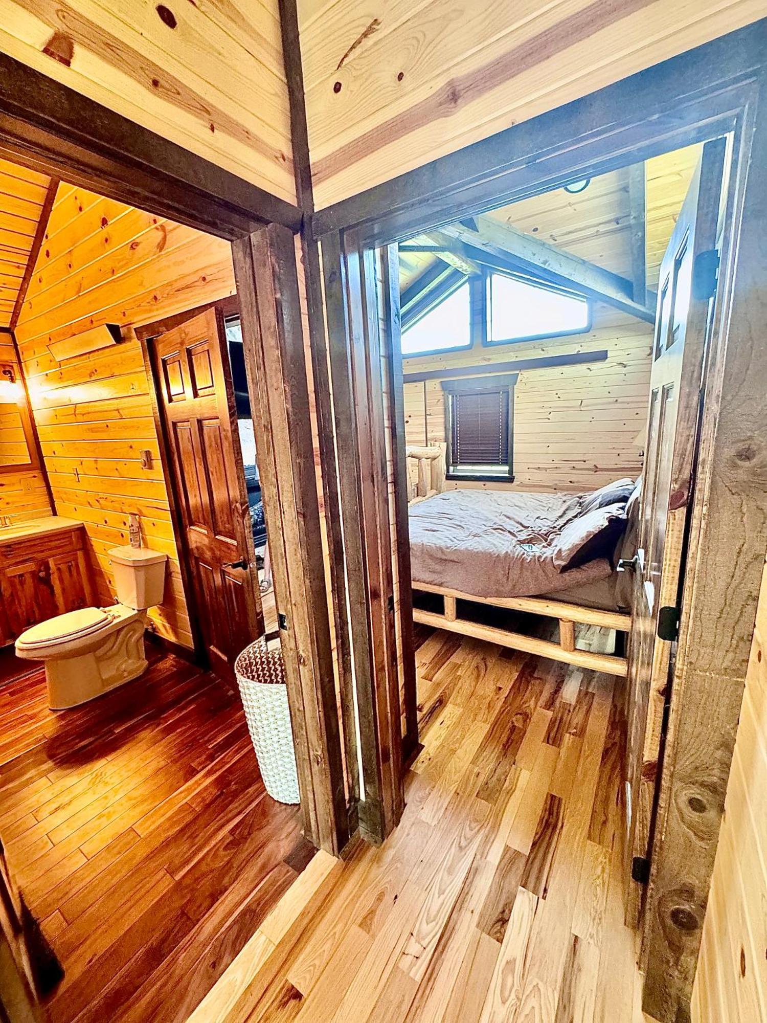 The Lodge At Devils Tower Экстерьер фото
